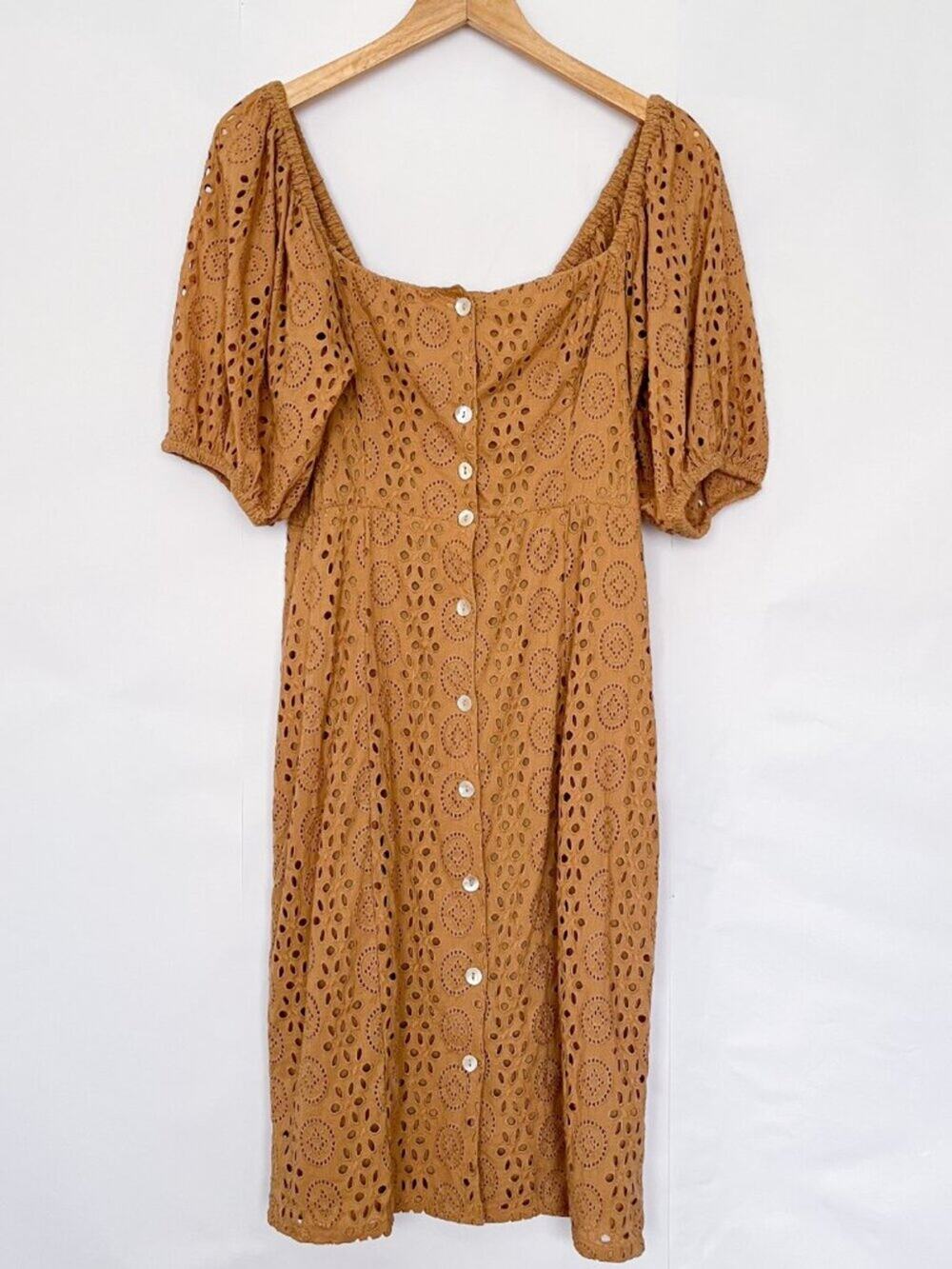 Cleobella Revolve Floral Eyelet Button Front Dress Knee Length Size Medium Tan